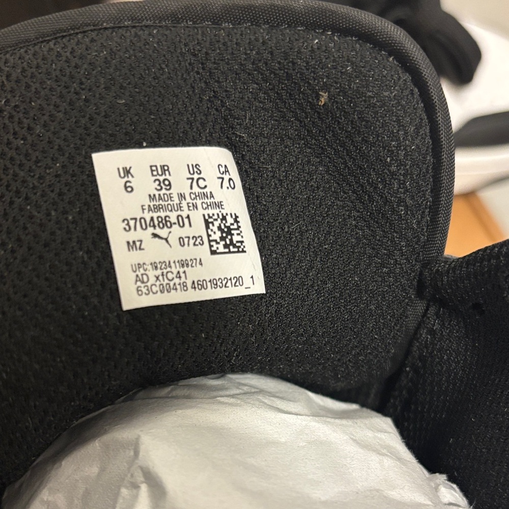 Puma Women’s or Men’s Black and White High-Top Sneakers, ( Men’s: 6 or Women:8) - Picture 8 of 8
